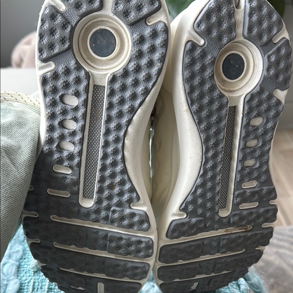 Under Armour Cream Athletic Sneakers - Picture 3 of 4